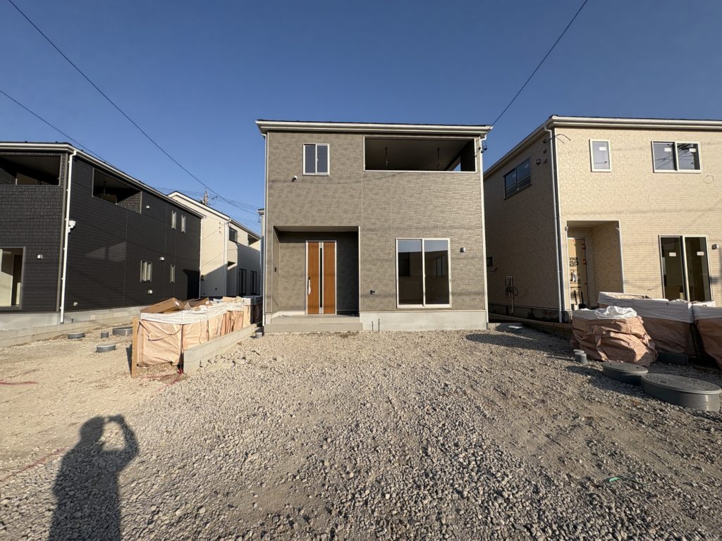 【５号棟　外観】