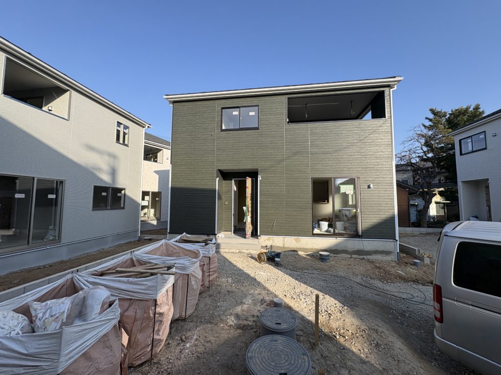 【７号棟　外観】